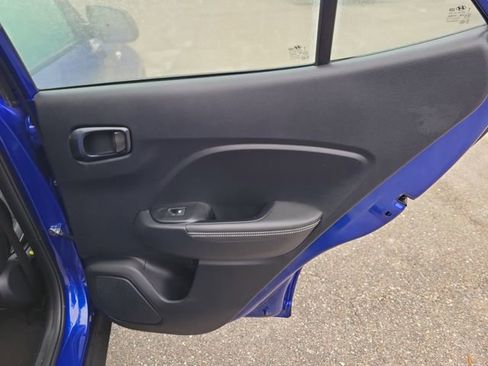 Used 2025 Hyundai Venue Limited image 33