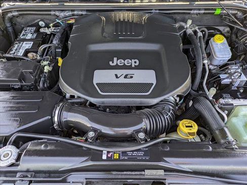 Used 2017 Jeep Wrangler Unlimited Sahara w/ Connectivity Group image 21