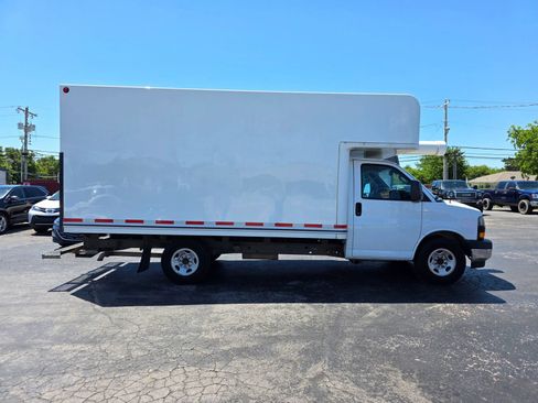 Used 2020 Chevrolet Express 3500 w/ Driver Convenience Package RWD image 27