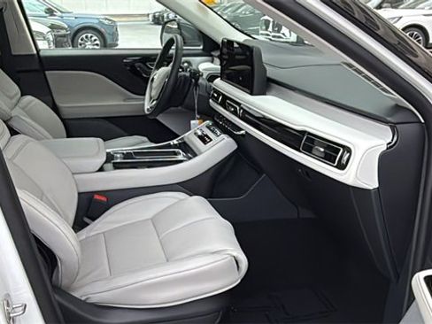 New 2026 Lincoln Aviator Reserve image 6