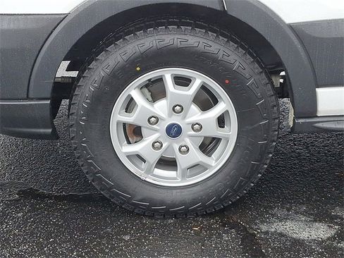 Used 2015 Ford Transit 150 XLT image 8