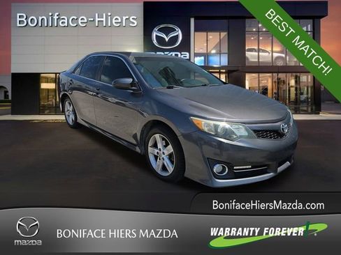 Used 2014 Toyota Camry SE FWD image 1
