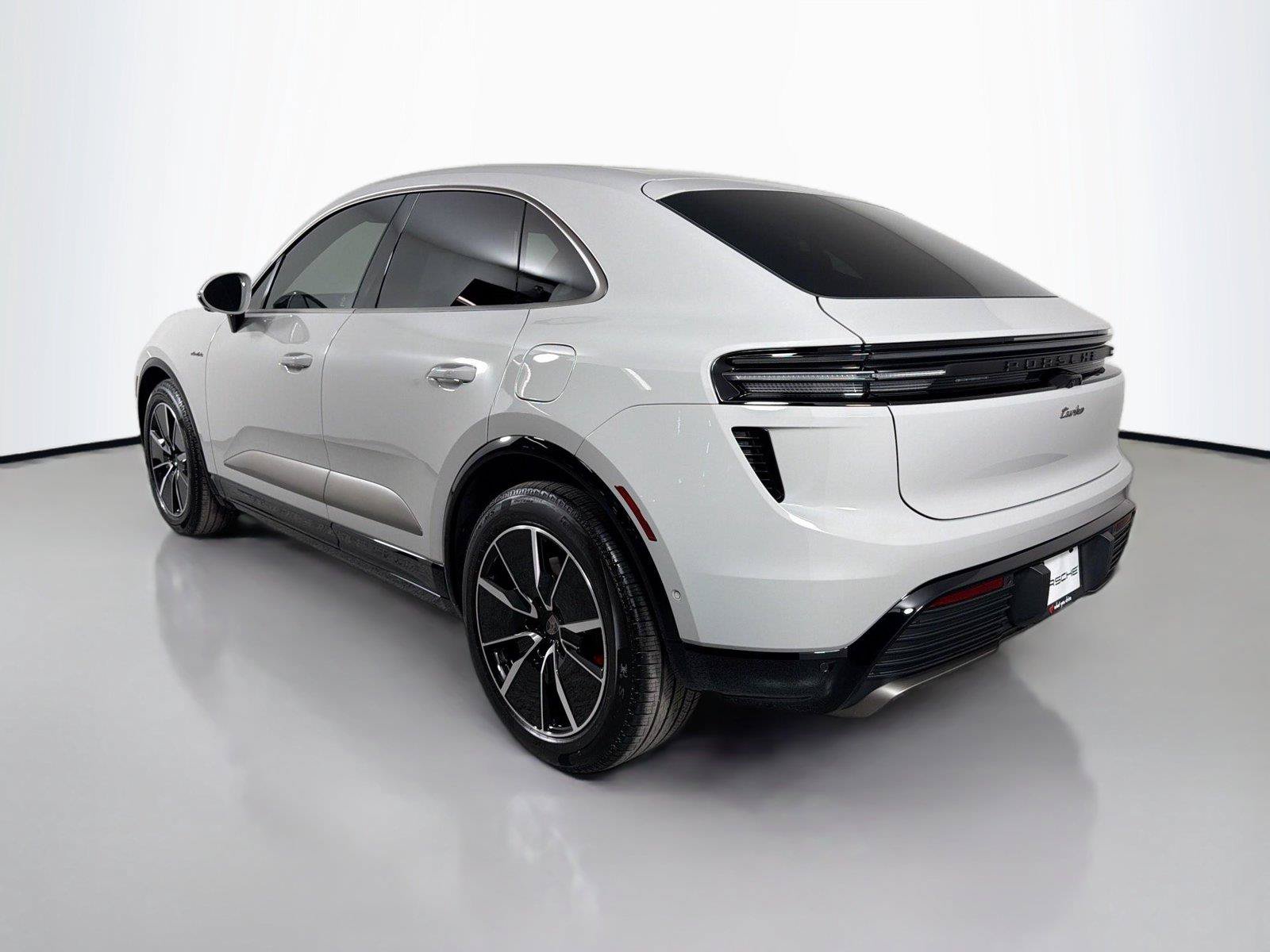 Used 2026 Porsche Macan Turbo Electric AWD/4WD image 3