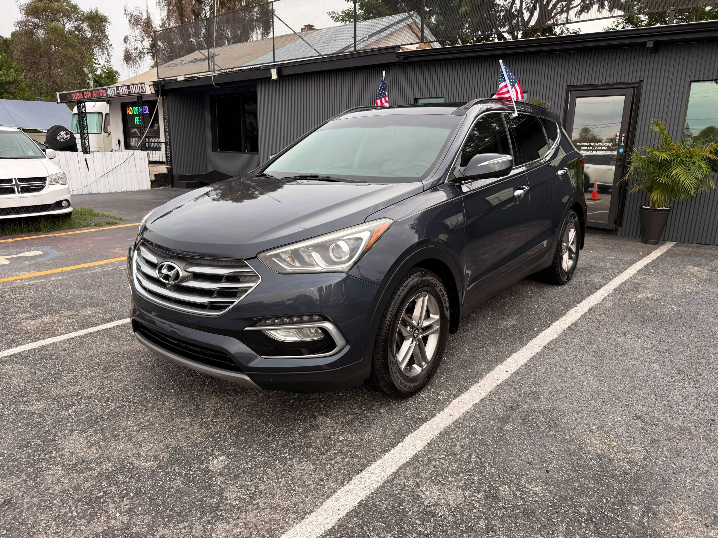 Used 2018 Hyundai Santa Fe Sport w/ 2.4L Tech Package 04 FWD image 1