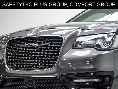 Used 2023 Chrysler 300 S w/ Comfort Group RWD image 2