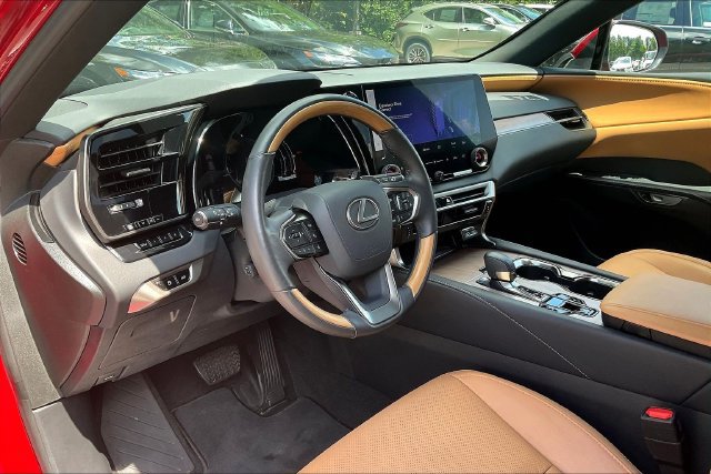 Used 2024 Lexus RX 350 Premium w/ Accessory Package (Z1) AWD/4WD image 17