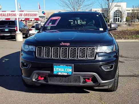 Used 2020 Jeep Grand Cherokee Trailhawk image 3