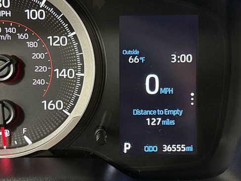 Certified 2022 Toyota Corolla Cross LE image 17