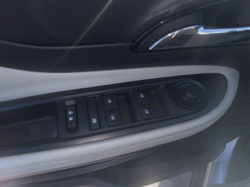 Used 2020 Buick Encore Sport Touring image 10