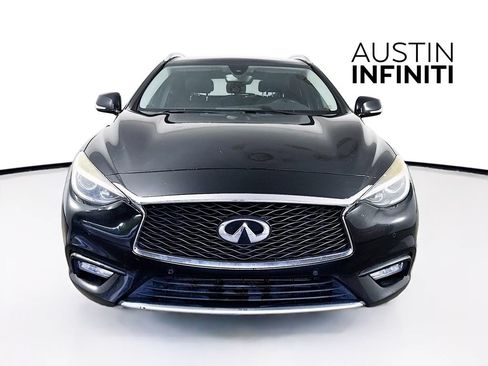 Used 2018 INFINITI QX30 Premium w/ Navigation Package FWD image 2