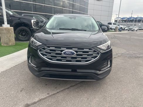 Used 2024 Ford Edge Titanium image 2