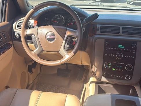 Used 2012 GMC Yukon XL SLT RWD image 29