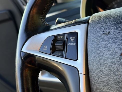 Used 2017 Chevrolet Equinox LT w/ Convenience Package image 9