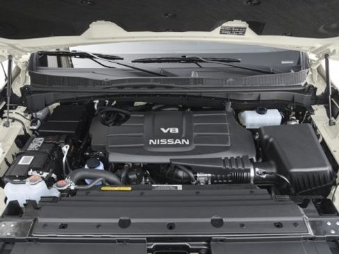 Used 2017 Nissan Titan S image 16