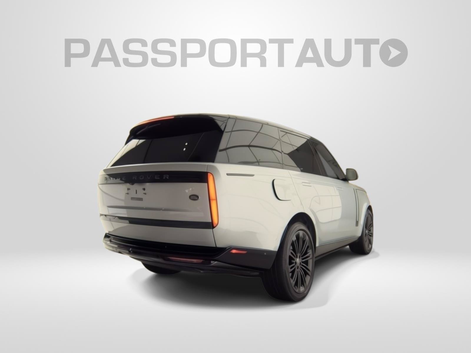 Used 2023 Land Rover Range Rover SE AWD/4WD image 3