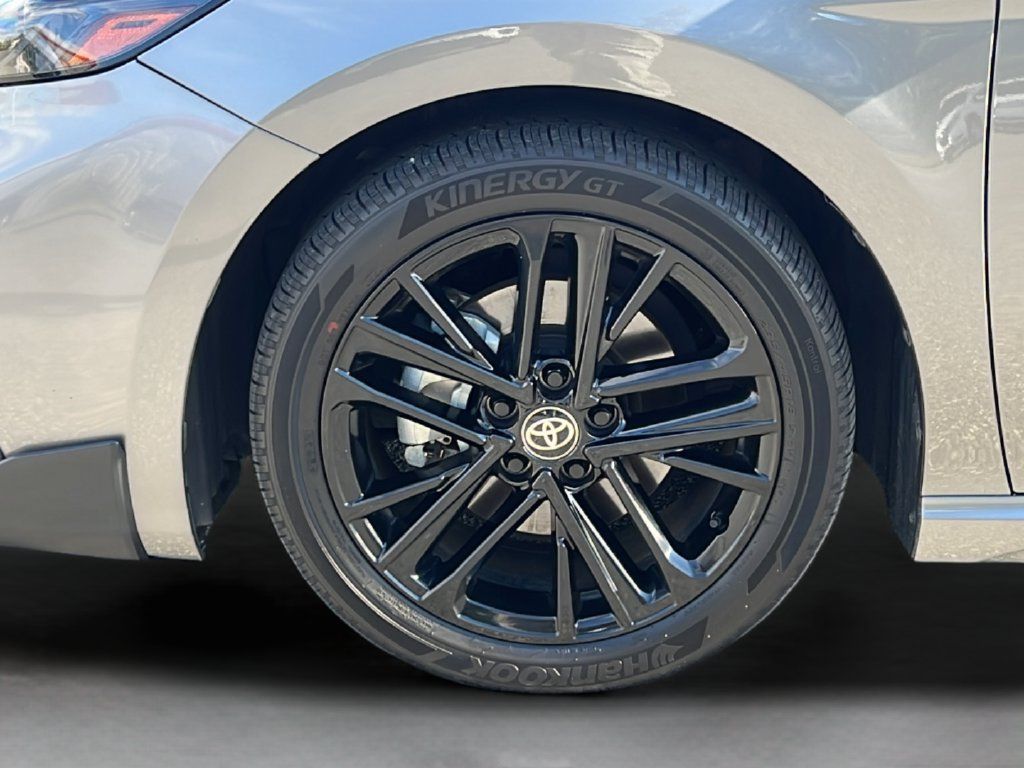 Used 2025 Toyota Camry SE FWD image 23