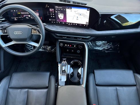 Used 2025 Audi Q5 Premium Plus w/ Premium Plus AWD/4WD image 10