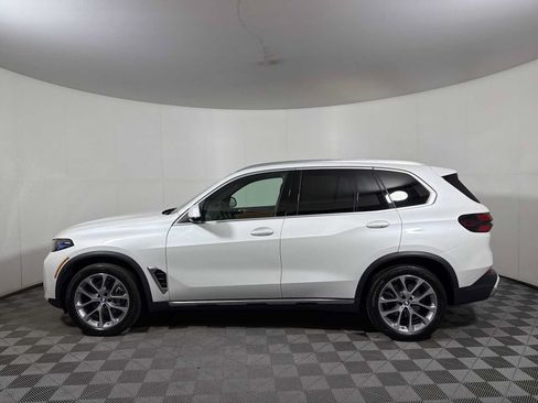 Used 2024 BMW X5 xDrive40i w/ Premium Package AWD/4WD image 4