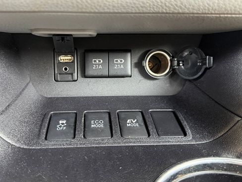 Used 2018 Toyota Highlander Limited AWD/4WD image 32