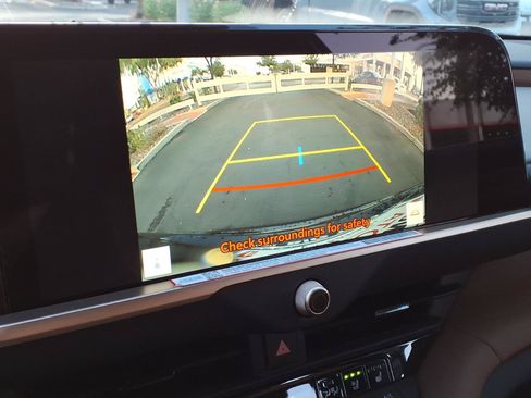 Certified 2026 Toyota Crown Signia AWD/4WD image 17