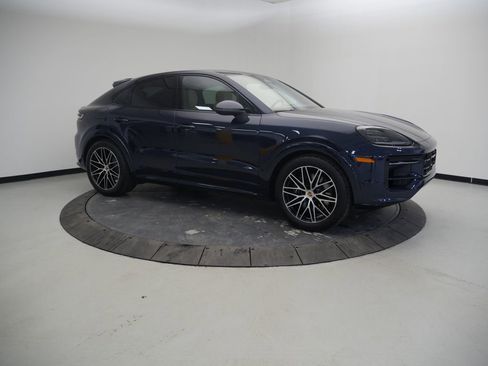 New 2026 Porsche Cayenne Coupe AWD/4WD image 9