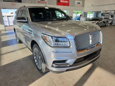 Used 2020 Lincoln Navigator Reserve AWD/4WD image 5