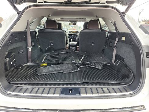 Used 2018 Lexus RX 450hL Luxury image 36