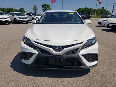 Used 2024 Toyota Camry SE FWD image 2