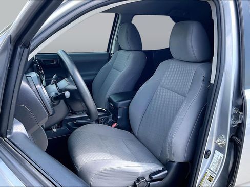 Used 2020 Toyota Tacoma SR w/ SR Convenience Package RWD image 8