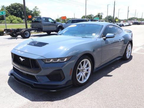 Used 2025 Ford Mustang GT Premium RWD image 5