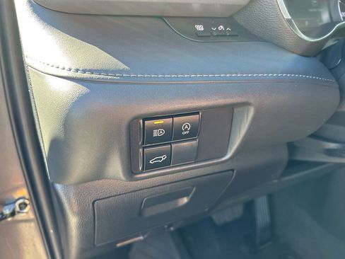 Used 2023 Toyota Highlander XLE image 13