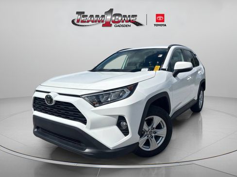 Used 2020 Toyota RAV4 XLE FWD image 4