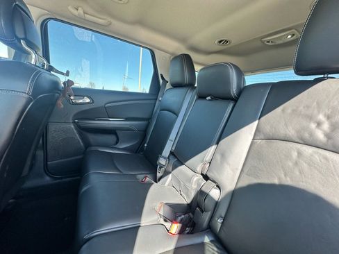 Used 2015 Dodge Journey Crossroad w/ Flexible Seating Group image 32