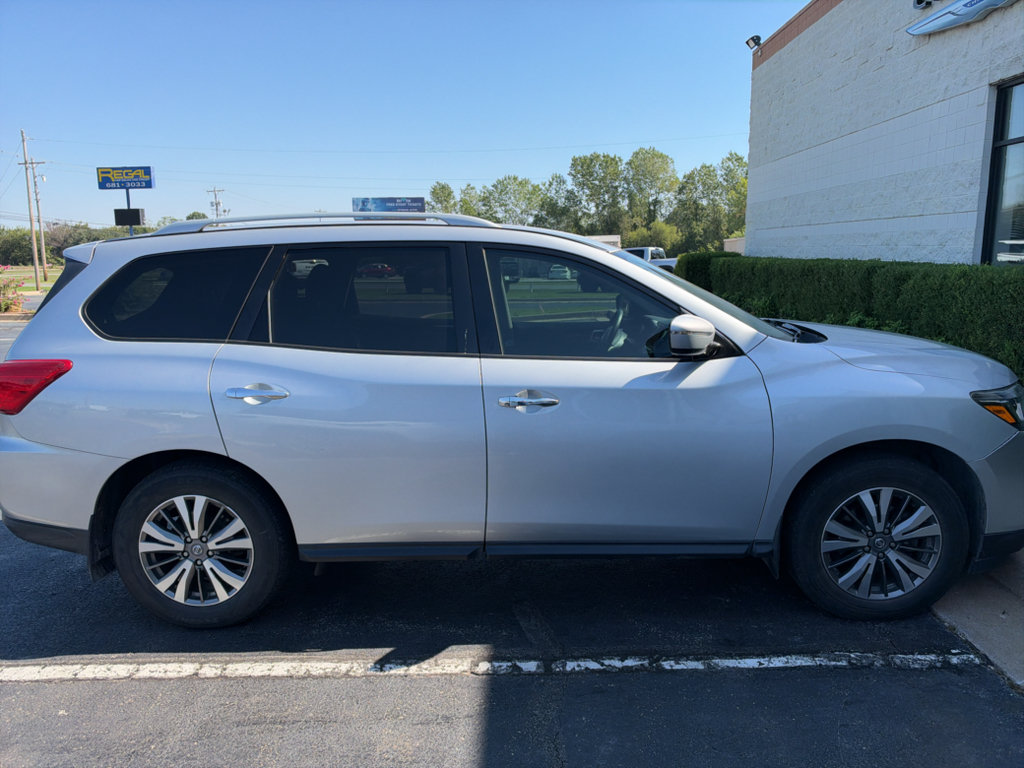 Used 2019 Nissan Pathfinder S FWD image 5
