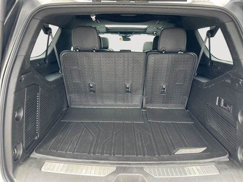 Used 2023 Chevrolet Suburban RST w/ Luxury Package image 23