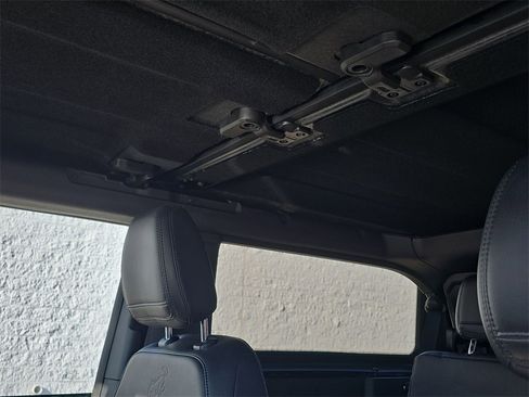 Used 2023 Ford Bronco Wildtrak image 19