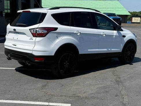 Used 2018 Ford Escape SE w/ SE Sport Appearance Package AWD/4WD image 18