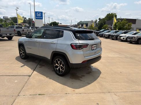 Used 2025 Jeep Compass Limited AWD/4WD image 8