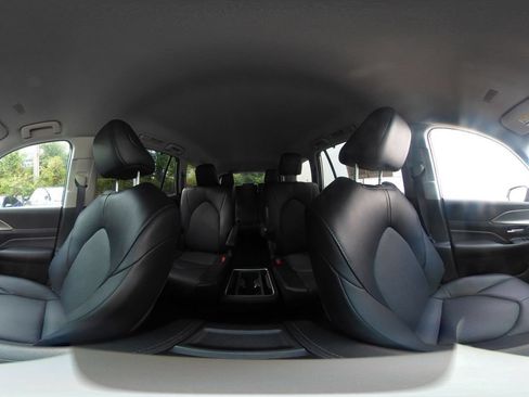 Used 2025 Toyota Grand Highlander FWD image 44