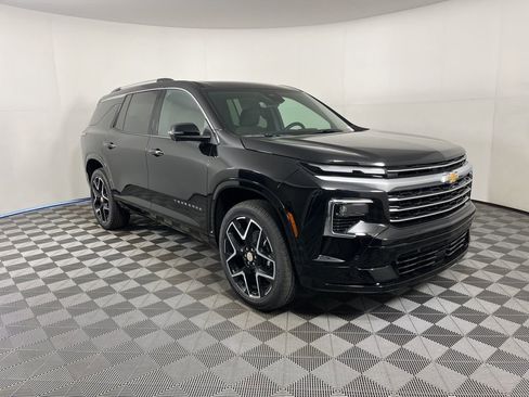 New 2026 Chevrolet Traverse High Country w/ LPO, Floor Liner Package AWD/4WD image 6