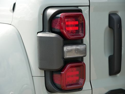 Used 2024 Ford Bronco Raptor w/ Interior Carbon Fiber Pack 6 image 11