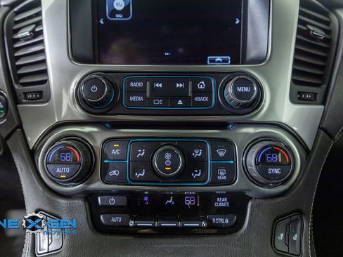 Used 2020 Chevrolet Suburban LT w/ Luxury Package AWD/4WD image 22