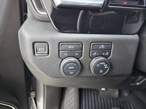 Used 2023 Chevrolet Silverado 1500 LT AWD/4WD image 9