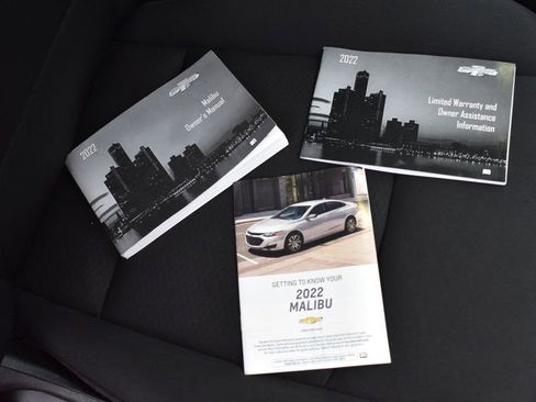Used 2022 Chevrolet Malibu LT image 13