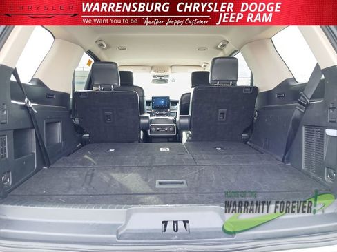 Used 2024 Ford Expedition XLT image 32