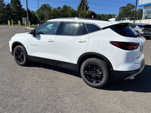 New 2026 Chevrolet Blazer LT w/ Convenience Package AWD/4WD image 3