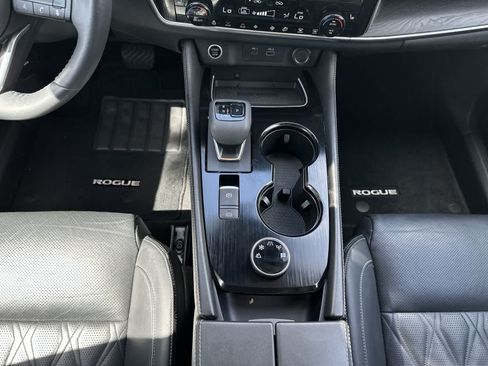 Used 2021 Nissan Rogue Platinum AWD/4WD image 19