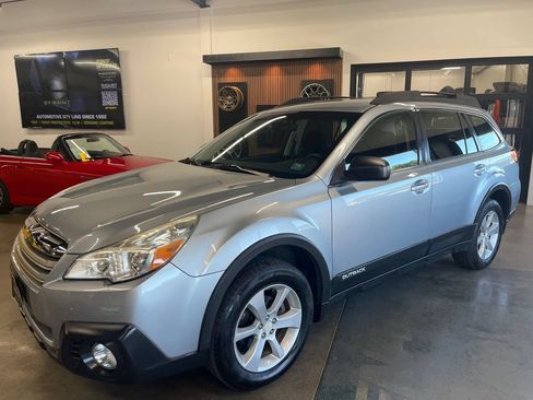 Used 2014 Subaru Outback 2.5i AWD/4WD image 3