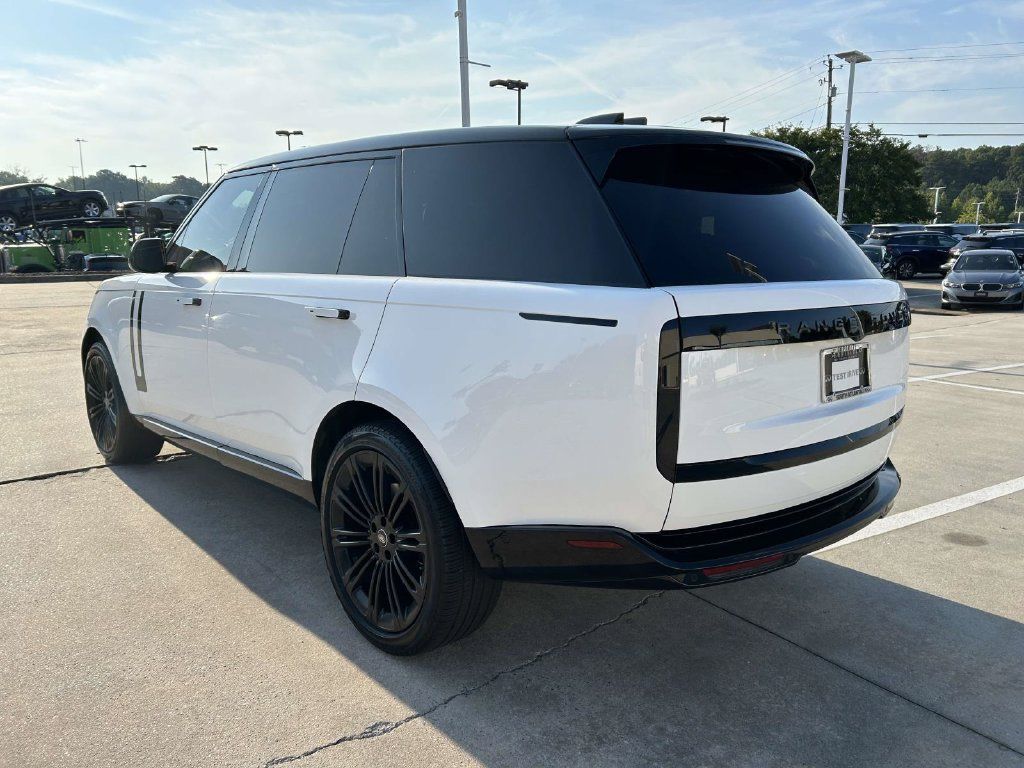 Used 2024 Land Rover Range Rover Long Wheelbase SE AWD/4WD image 5