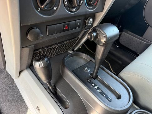 Used 2010 Jeep Wrangler Sahara w/ Dual Top Group image 11